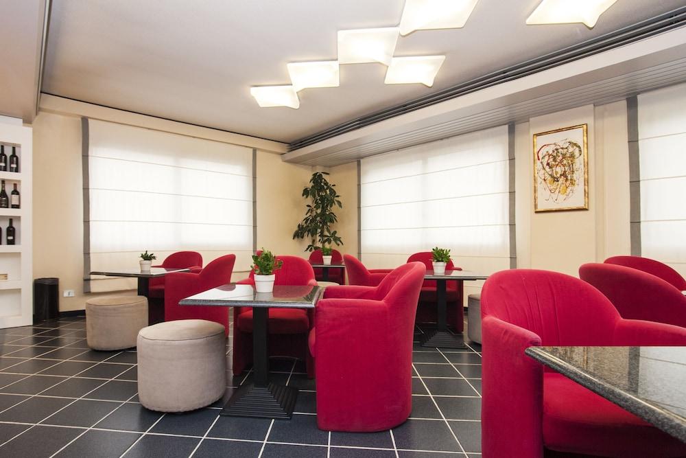 Hotel Western Italia 3*