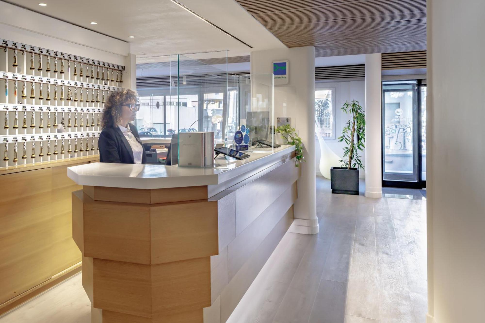 Western Italia Hotel 3*