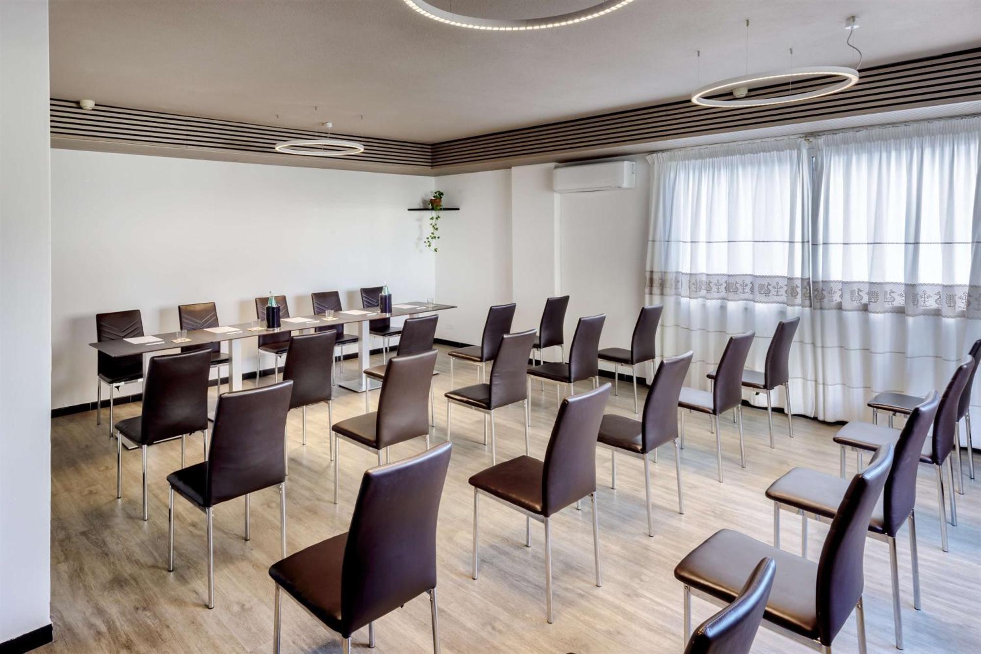 Western Italia Hotel 3*