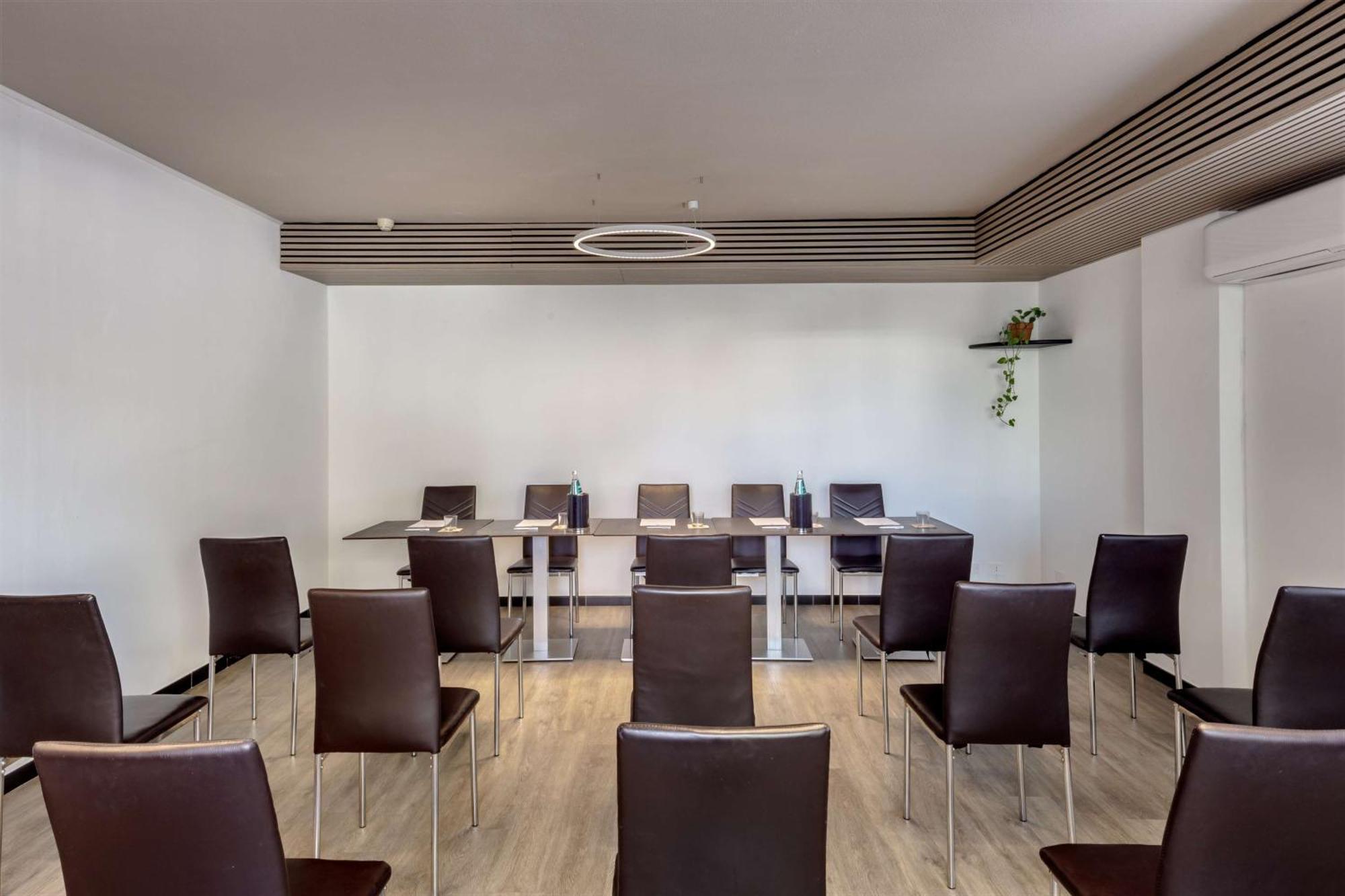 Hotel Western Italia 3*