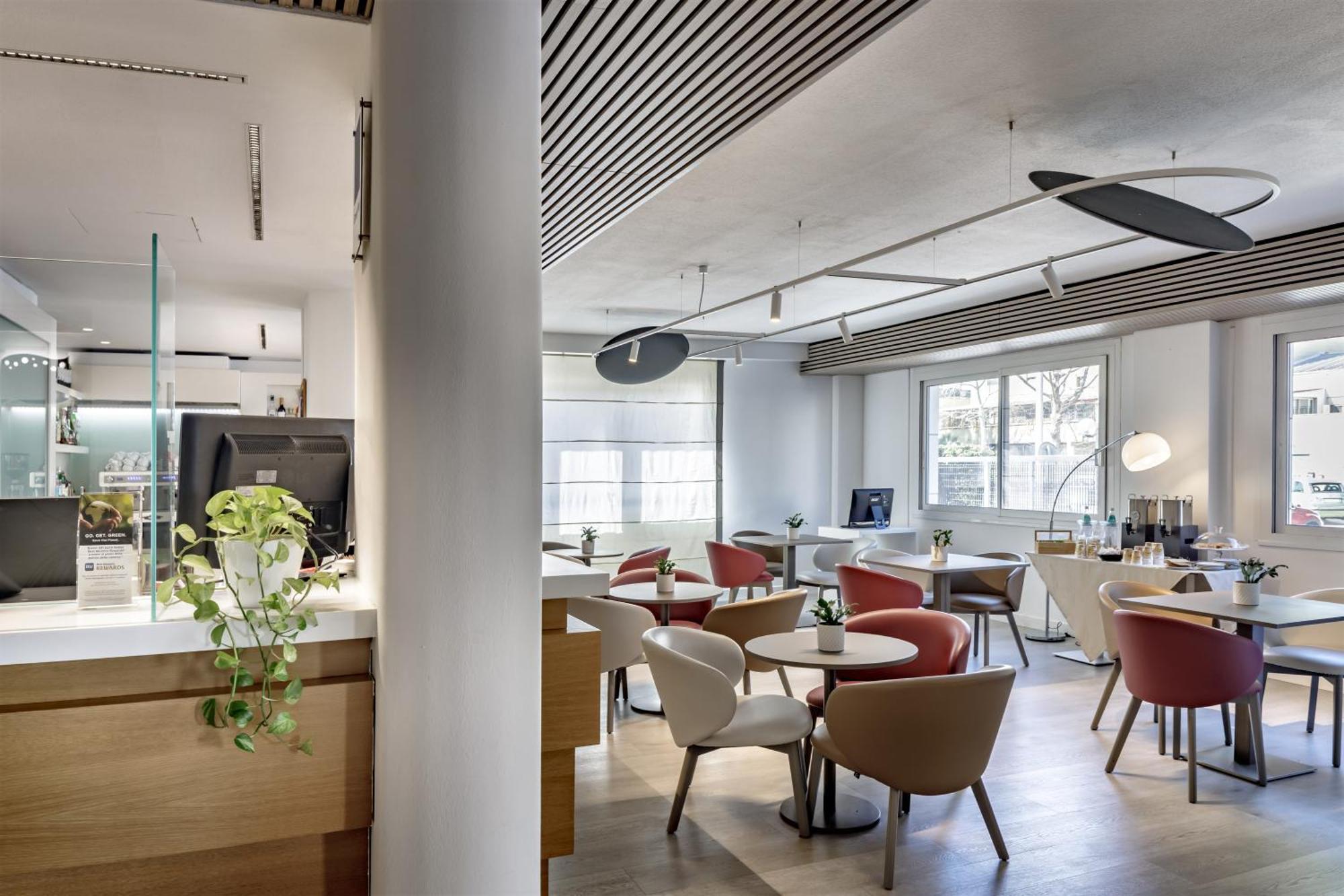 Western Italia Hotel 3*