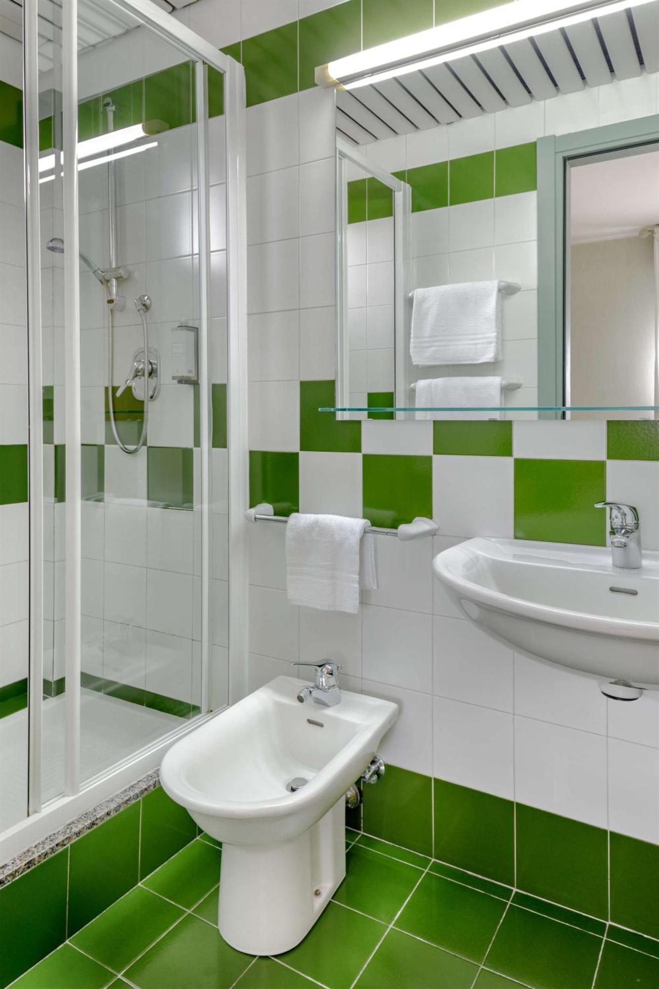 Hotel Western Italia 3*