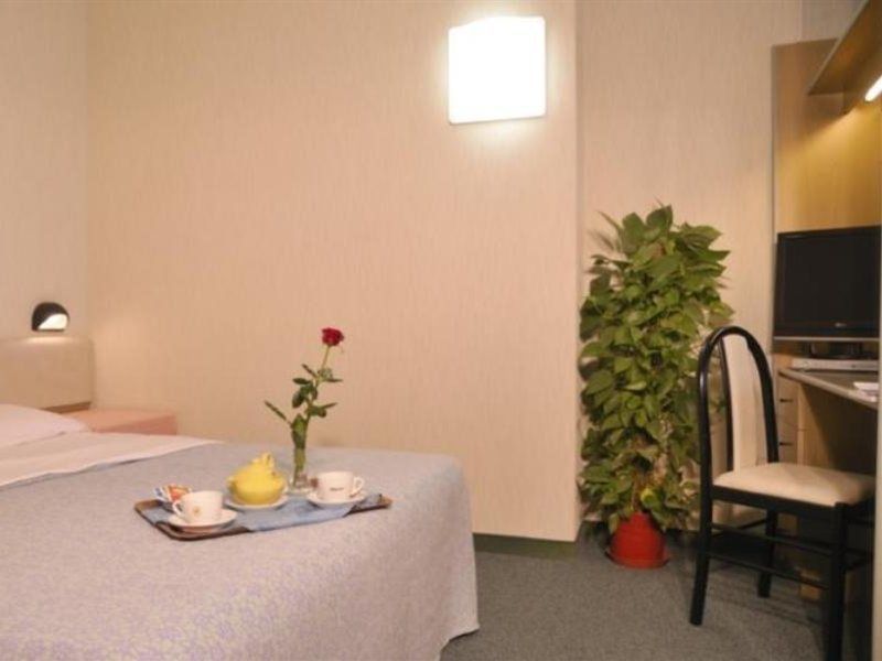 Hotel Western Italia 3*
